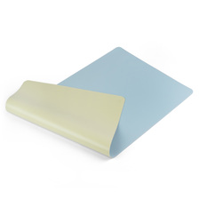 Podložka na stôl SAX Design pastelovo modrá - šedo zelená