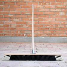 Zmeták portviš drevený 80 cm s kovaním, násada 140 cm