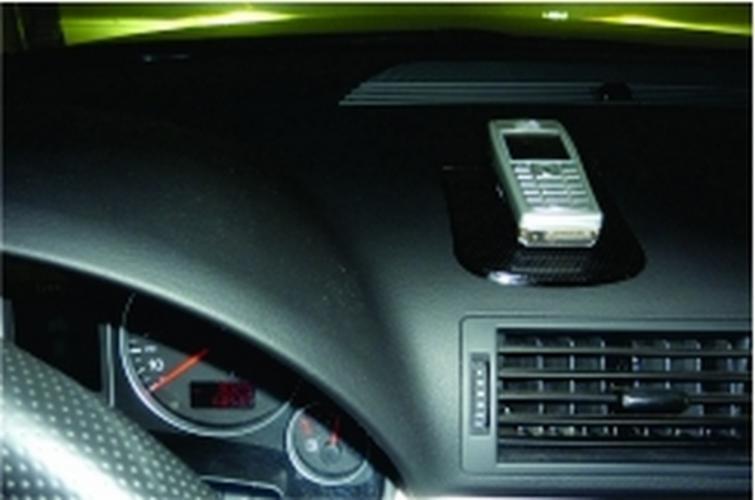 Prilnavá podložka do auta / Top