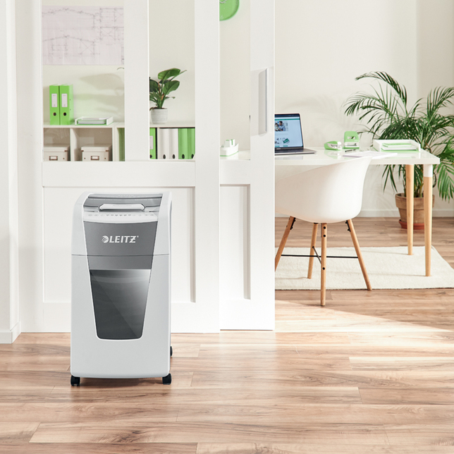 Skartovačka Leitz IQ AutoFeed 300 P4 4x28mm