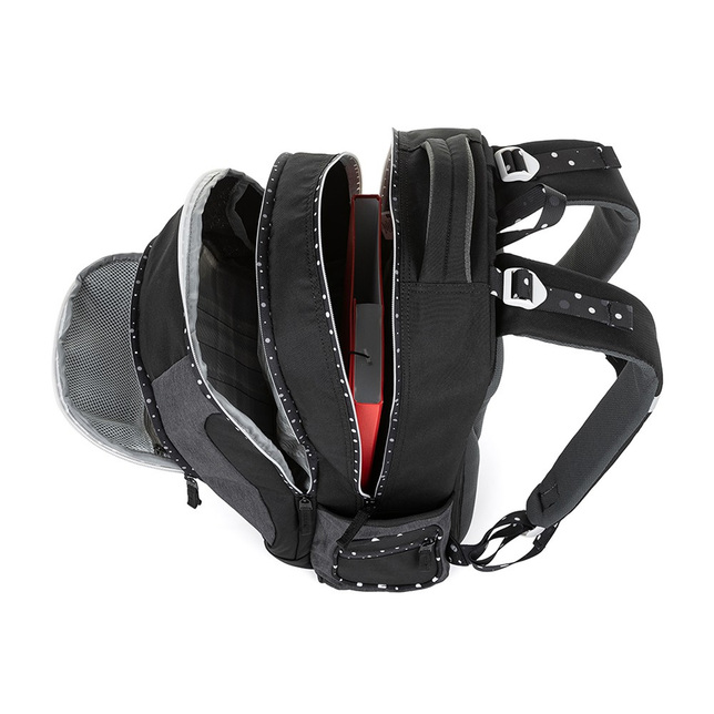 Študentský batoh FLICK 23 A  čierny / biely