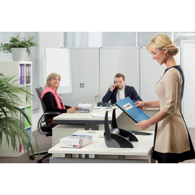 Krúžkový viazač GBC CombBind® C110 na 195 listov