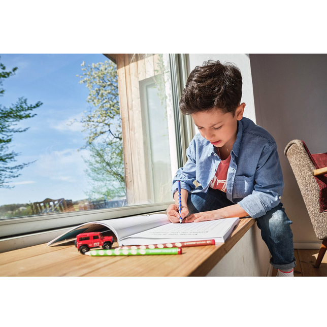 Farebné ceruzky trojhranné pre ľavákov STABILO EASYcolors 12 ks + strúhadlo