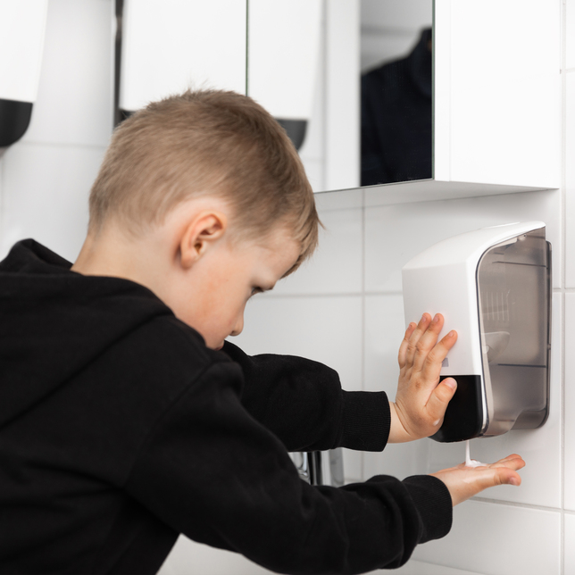 77335 Dávkovač na tekuté a penové mydlá 500ml KATR