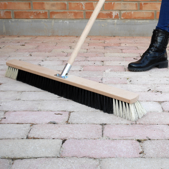 Zmeták portviš drevený 80 cm s kovaním, násada 140 cm