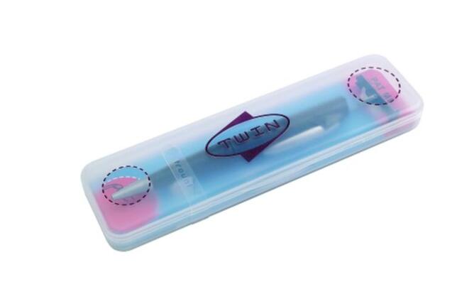 TWIN pero s pečiatkou