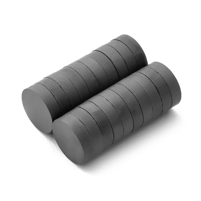 Szokásos fekete ferrit mágnes 20mm x 5mm.