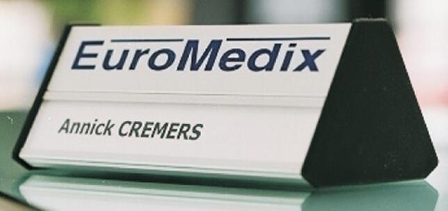 Menovka na stôl kombinovaná